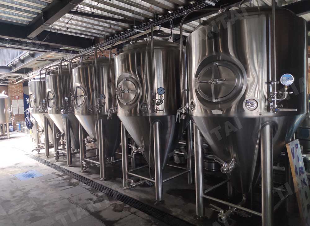 brewing fermenter, beer brewing vessel, brewery, beer fermentation tank, fermentor